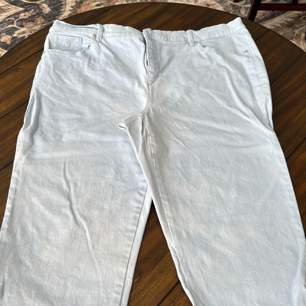 Gloria Vanderbilt Jean capris